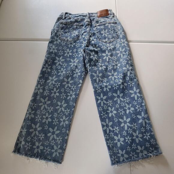 Judy Blue Jeans Womens 29 Blue Wide Crop Daisy Floral Raw Hem Stretch JB88772 - Picture 2 of 12